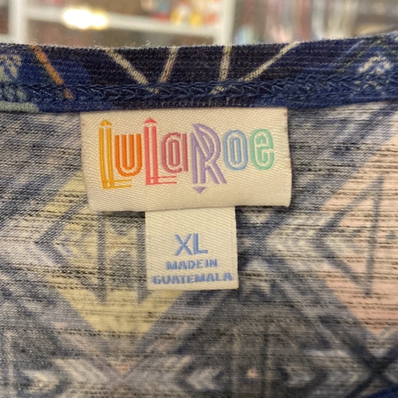 Used gigi from lularoe - Picture 2 of 6